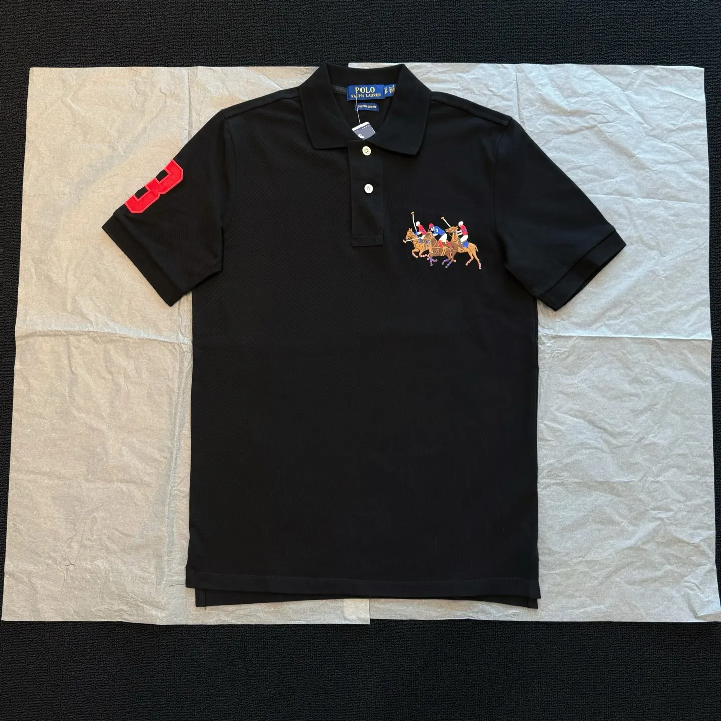 P170 Style No. RL02 (four colors) Ralph Lauren/Ralph Lauren Three Ponies embroidered logo, lapel polo shirt, T-shirt short-sleeved, fabric 100% pique cotton, imported embroidered logo on the chest, custom threaded collar, Malaysian embroidery, the highest version, suitable for business and leisure daily use! 🌘Two-button placket, laser logo pearlescent resin buttons, cuffs and hem using double-thread sewing technology, different currency versions, full set of original three-label accessories!   SIZE #S~XXL Color#Black Navy Gray White